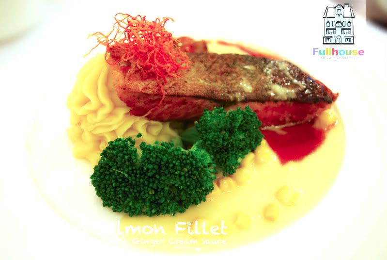 Fullhouse Kuching - Seared Salmon Fillet