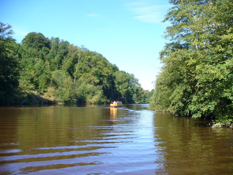 Overnight moorings in Worcester. Holidays Afloat Canal World