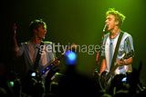 http://i422.photobucket.com/albums/pp310/mcflyworldru/McFly%20in%20Argentina%202009/th_l_08c29c9711924762b45387d23032b3ab.jpg