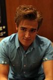 http://i422.photobucket.com/albums/pp310/mcflyworldru/McFly%20in%20Argentina%202009/th_l_4d19478819cd4cb9aaa08829c6c8659b.jpg