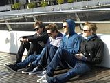 http://i422.photobucket.com/albums/pp310/mcflyworldru/McFly%20in%20Argentina%202009/th_l_e55468ef8e2a476f93552325361029c8.jpg