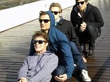 http://i422.photobucket.com/albums/pp310/mcflyworldru/McFly%20in%20Argentina%202009/th_l_f190272ba98c4d5aa5e1da2df4badf70.jpg