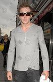http://i422.photobucket.com/albums/pp310/mcflyworldru/McFly/th_l_bba40dc1eade4113b263b26c2cfd75c9.jpg