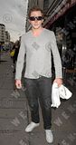 http://i422.photobucket.com/albums/pp310/mcflyworldru/McFly/th_l_ed267362906844289a5b4567612c99ad.jpg