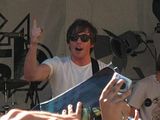 http://i422.photobucket.com/albums/pp310/mcflyworldru/Australia%202009/th_l_d6af6fa008e546539532b4e91d330dd8.jpg