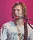 http://i422.photobucket.com/albums/pp310/mcflyworldru/Dougie%20Poynter/th_57457.jpg