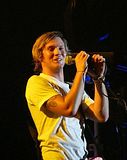 http://i422.photobucket.com/albums/pp310/mcflyworldru/Dougie%20Poynter/th_667869.jpg